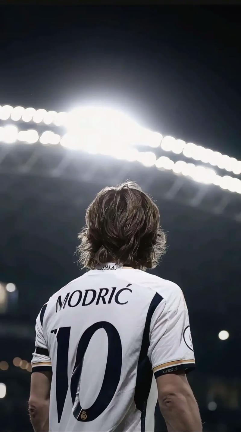 状态火热！布伦森半场13中8得到23分2篮板5助攻